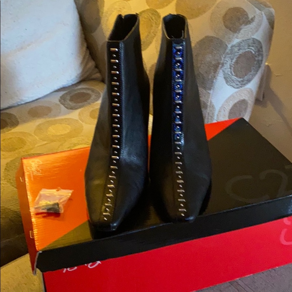 Woman's leather beaded zip back ankle boots